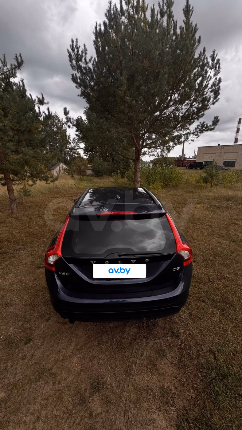 Volvo V60 фото 5
