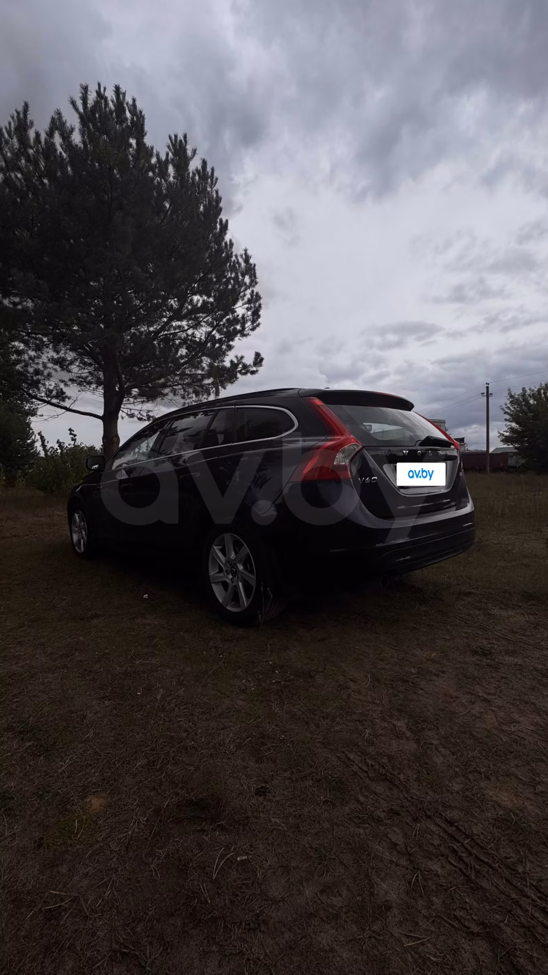 Volvo V60 фото 8