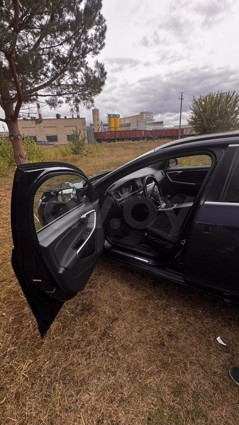 Volvo V60 фото 10
