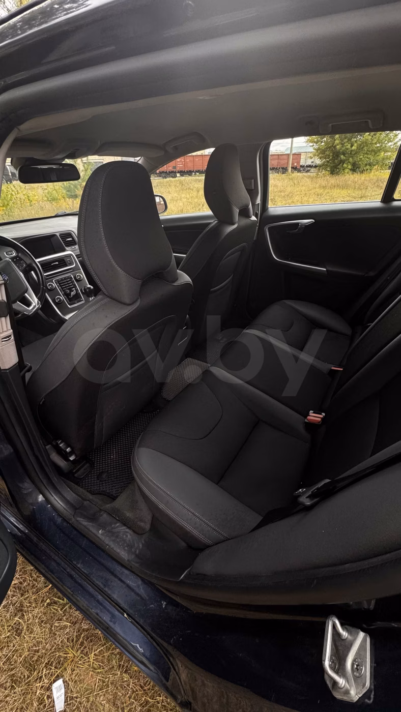 Volvo V60 фото 11