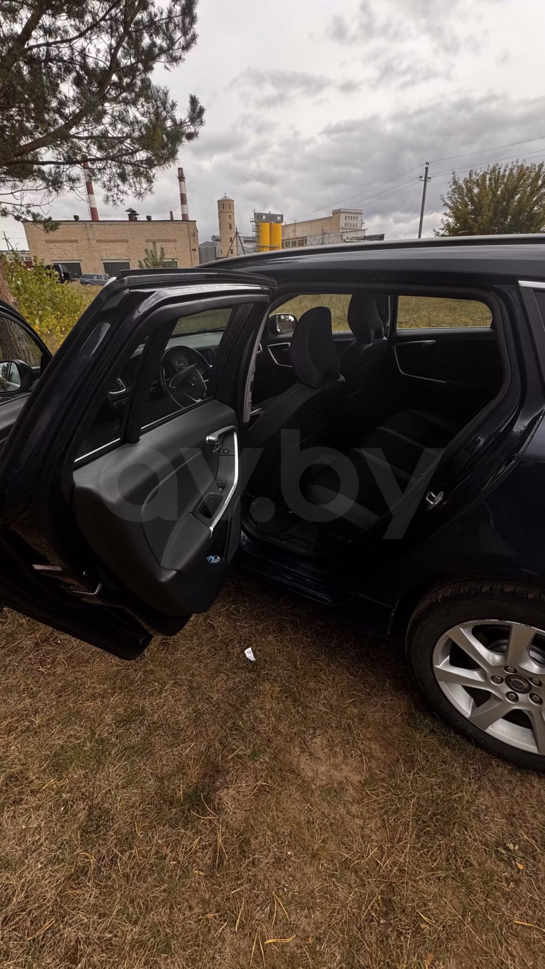 Volvo V60 фото 12