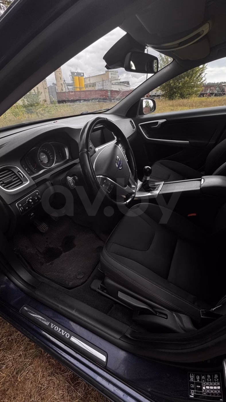 Volvo V60 фото 13