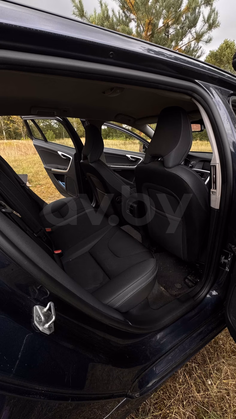 Volvo V60 фото 15