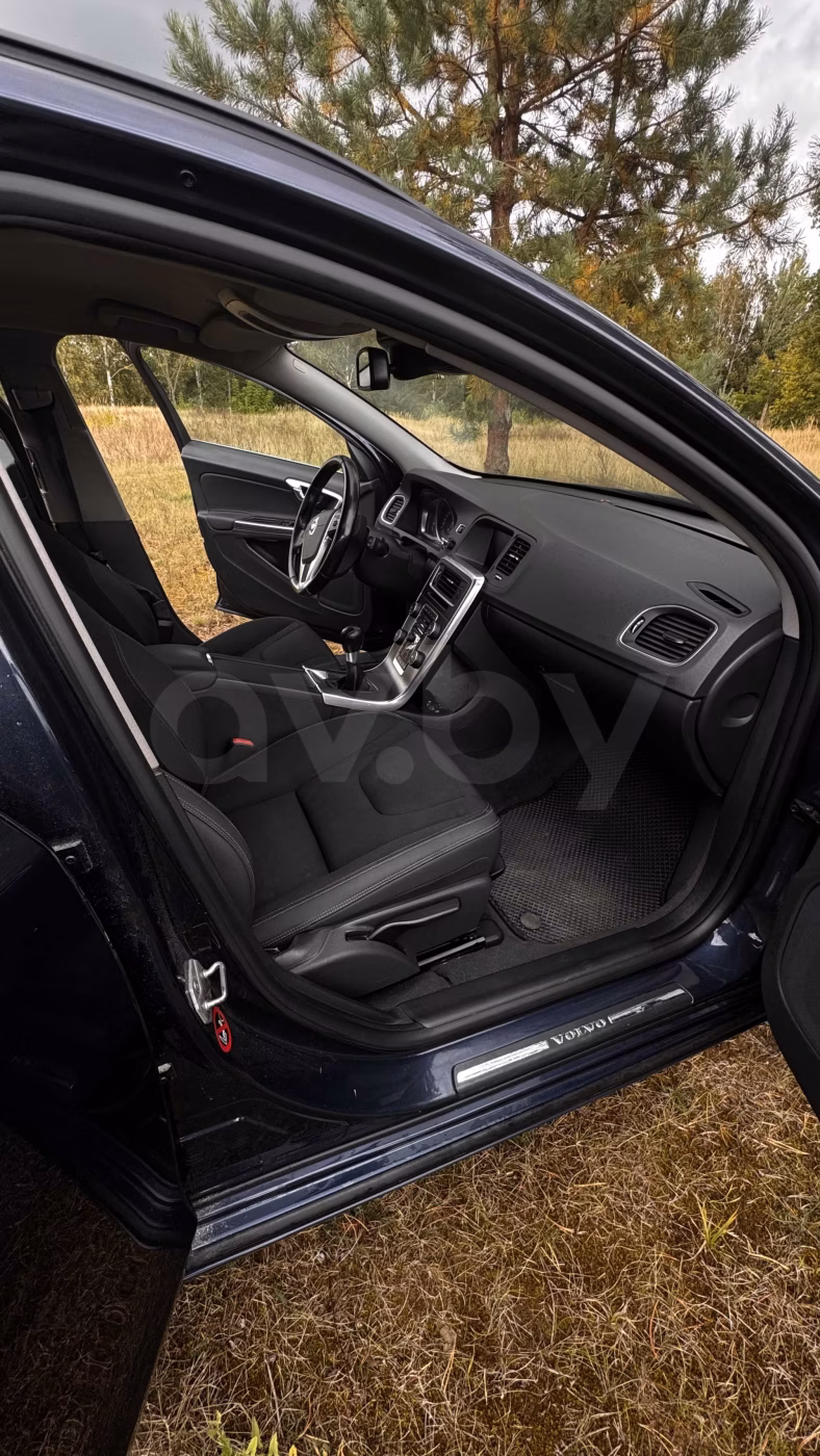 Volvo V60 фото 16