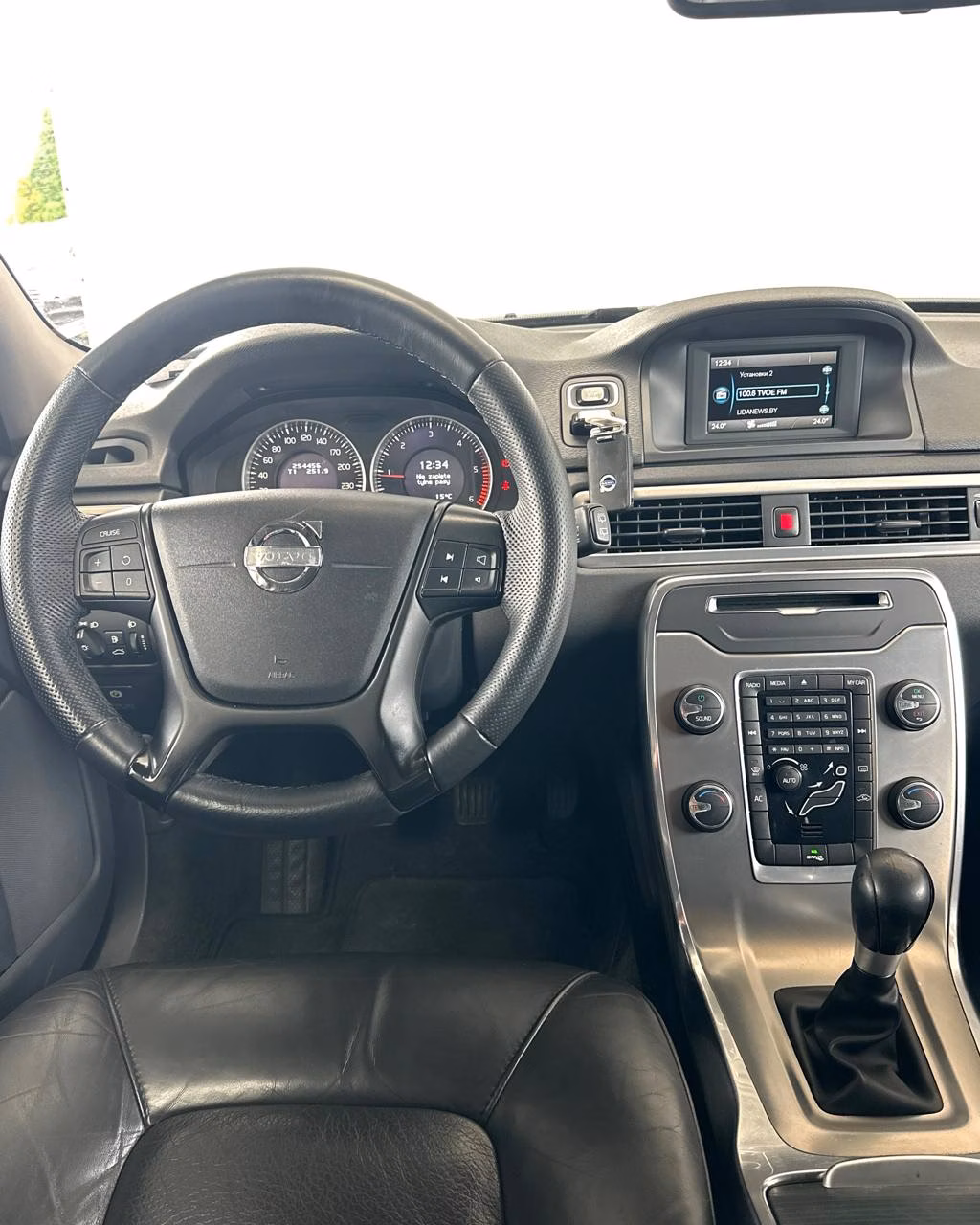 Volvo V70 фото 12
