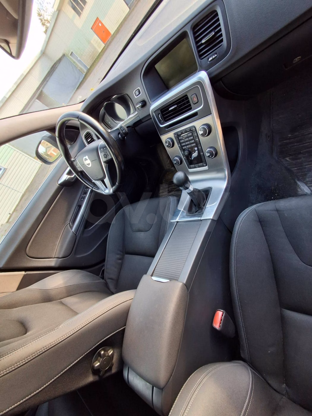 Volvo V60 фото 16