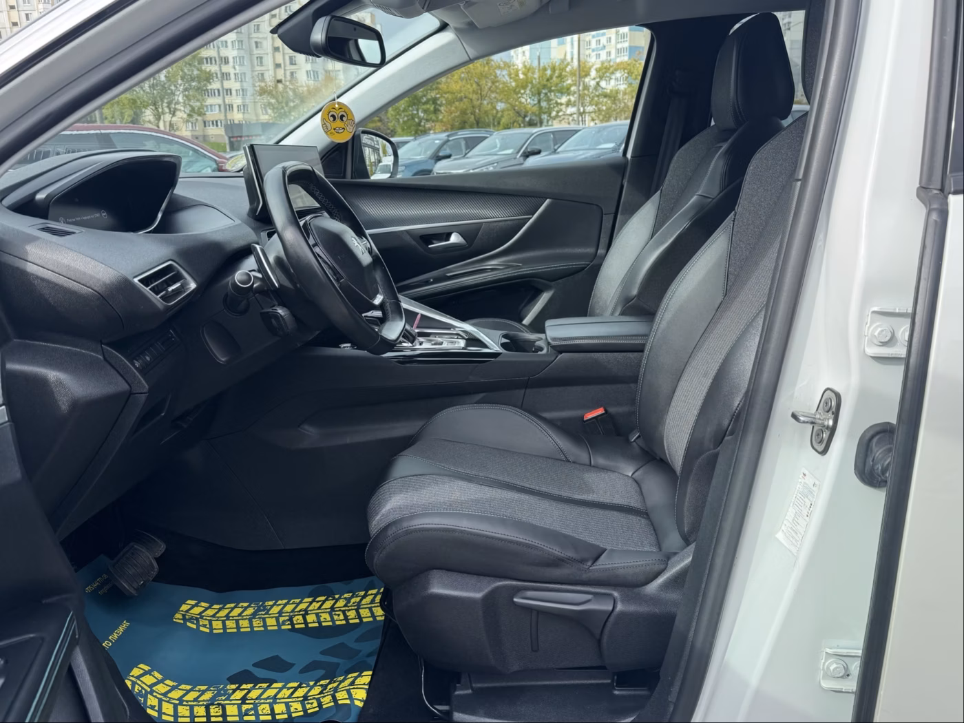 Peugeot 5008 фото 10