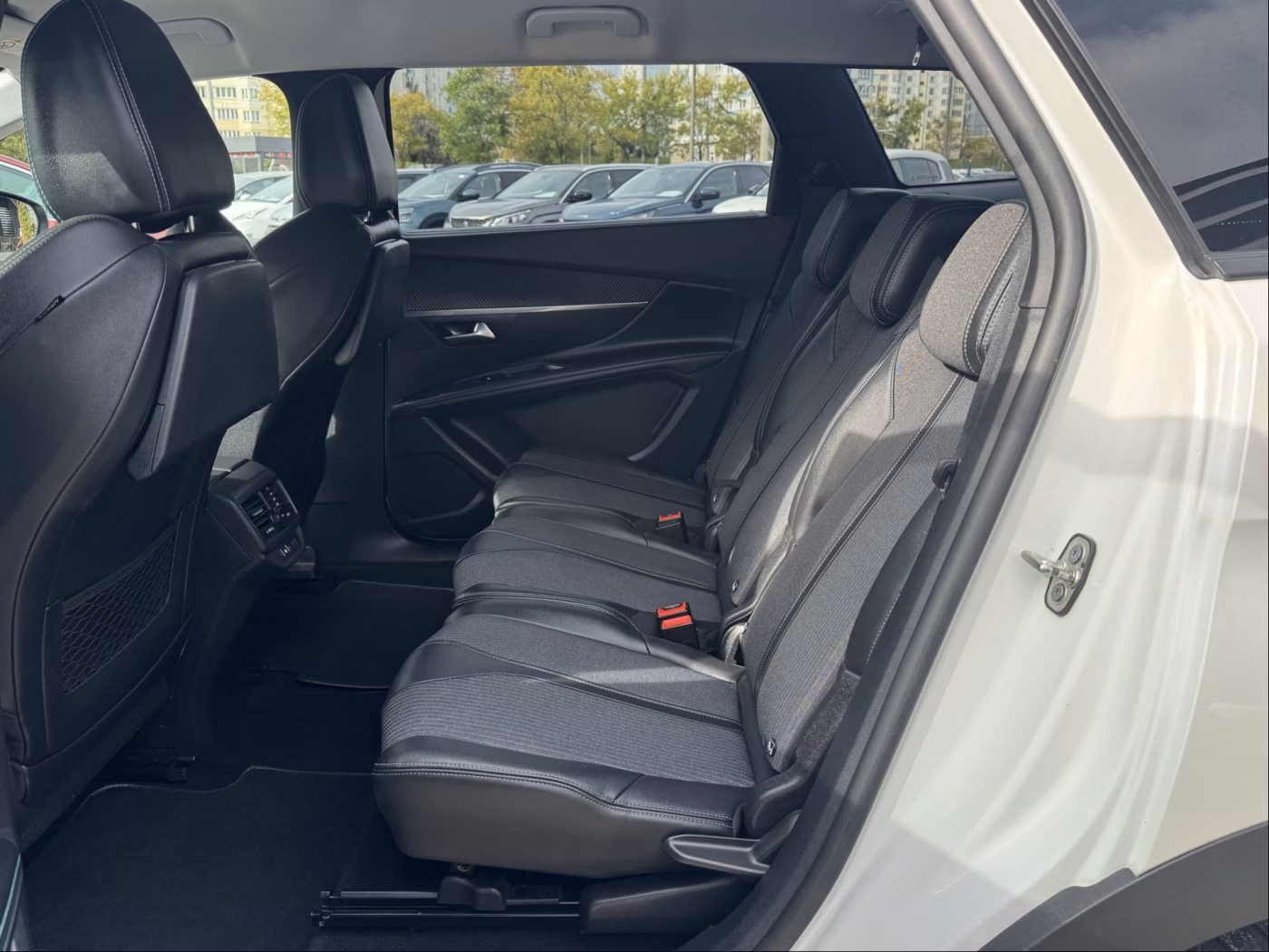 Peugeot 5008 фото 12