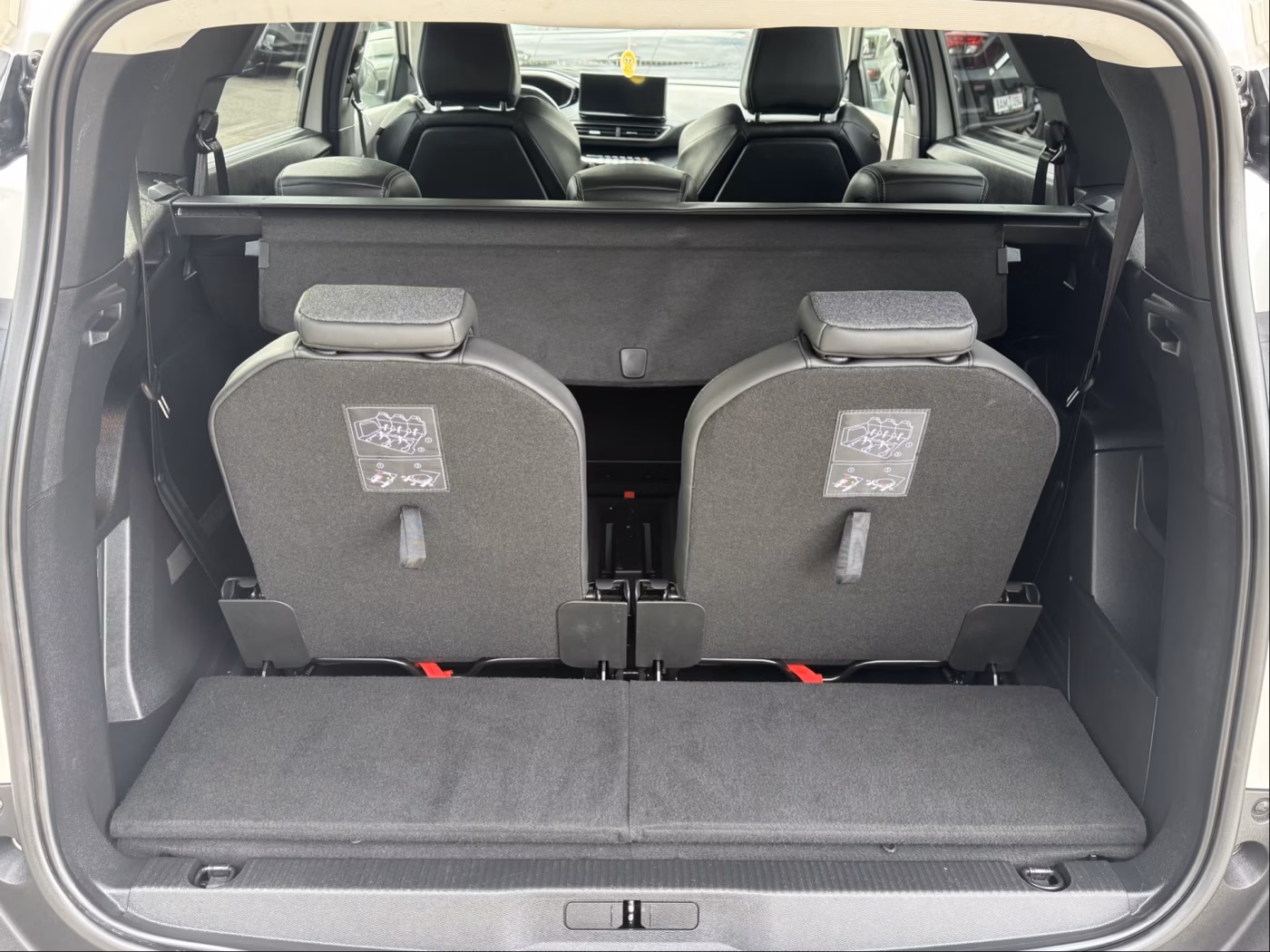 Peugeot 5008 фото 15