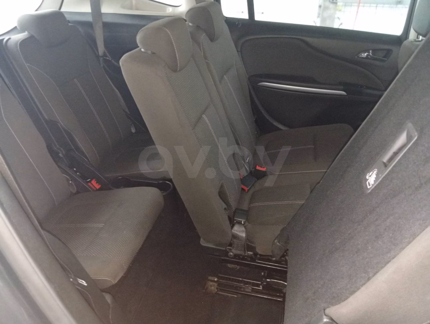 Opel Zafira фото 8