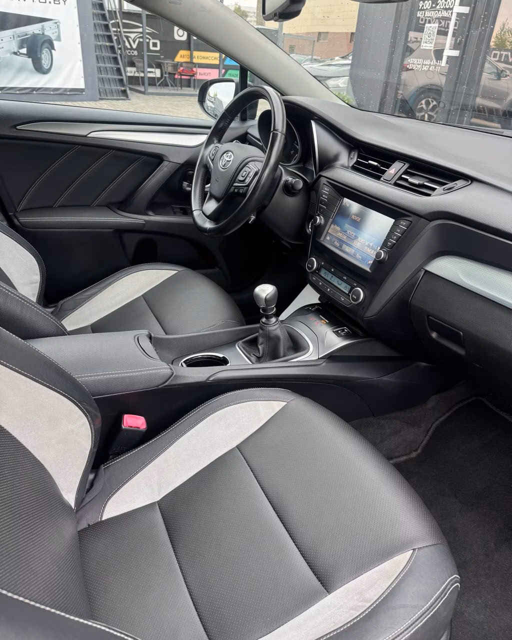 Toyota Avensis фото 14