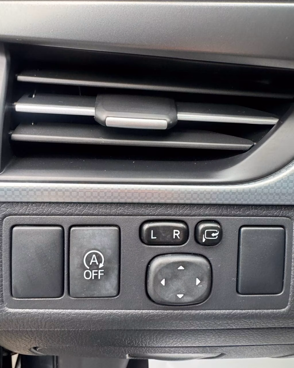 Toyota Avensis фото 18