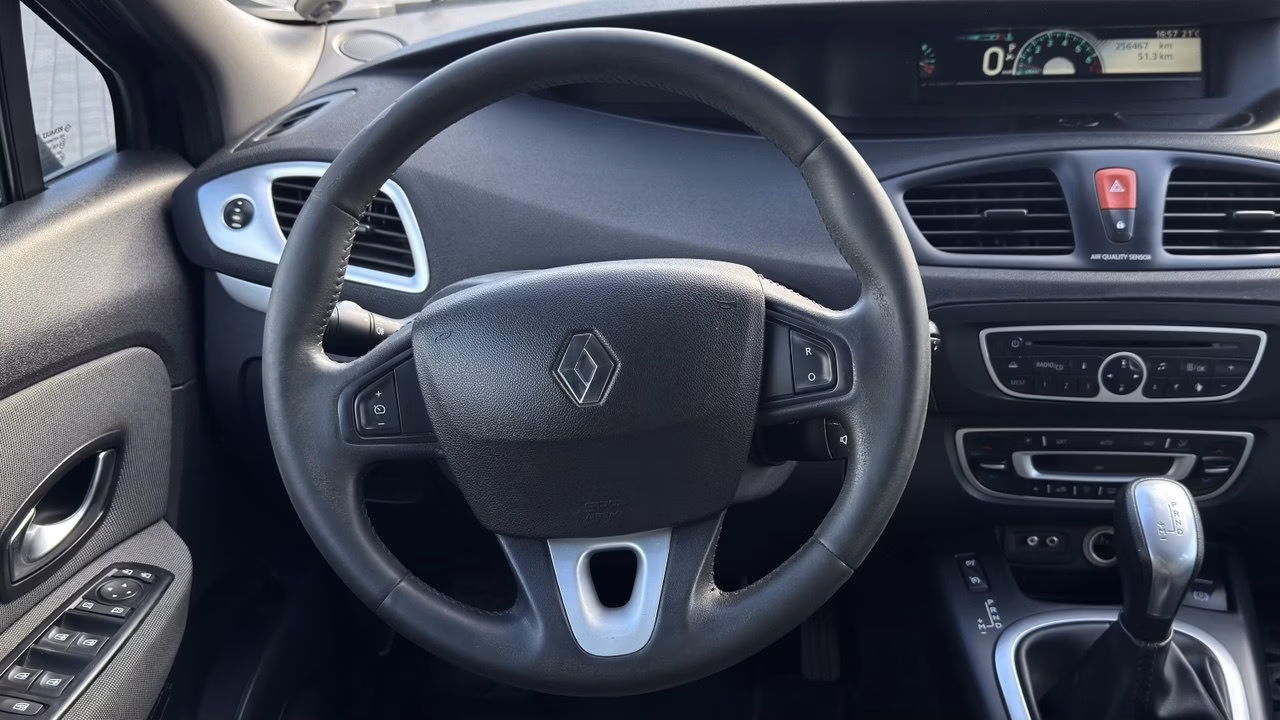 Renault Scenic фото 11