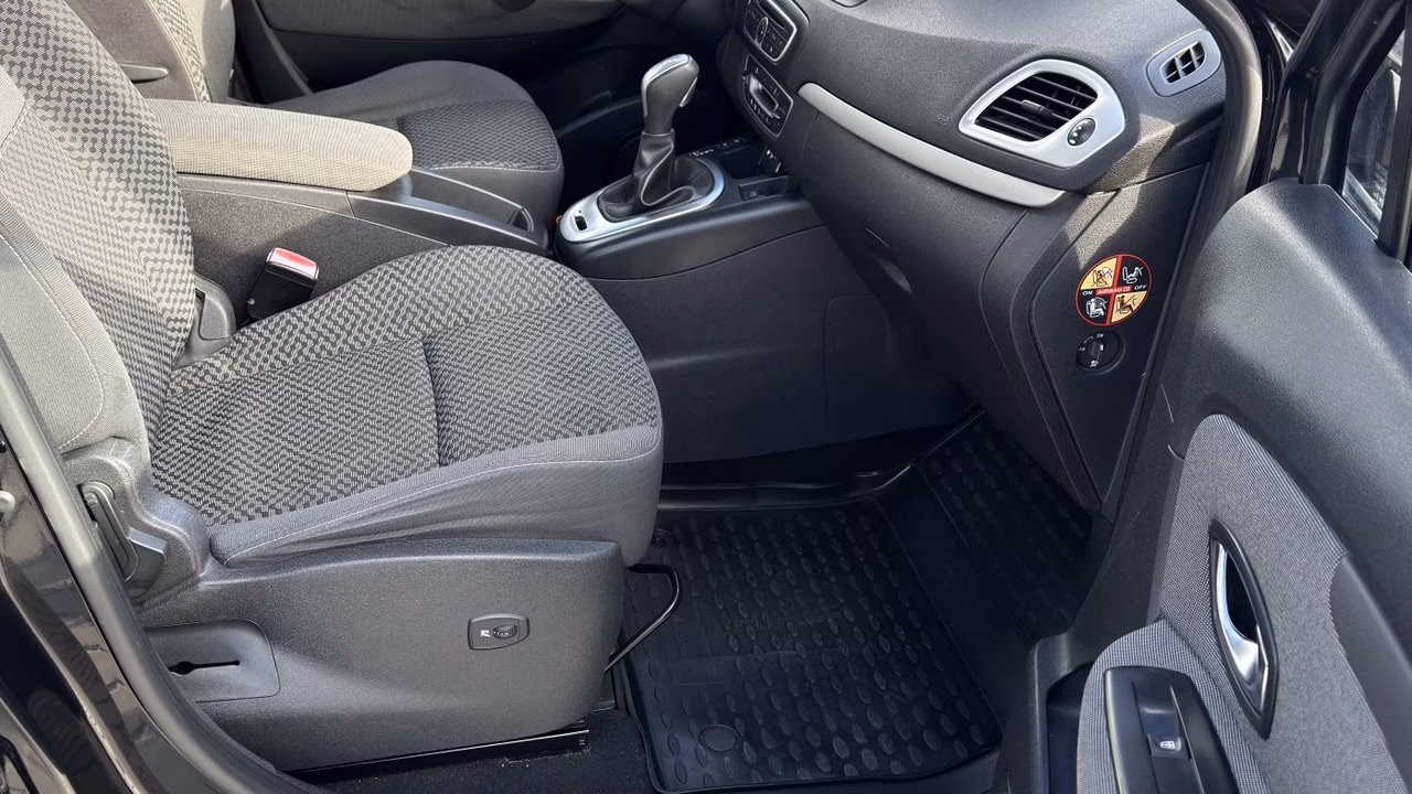 Renault Scenic фото 15