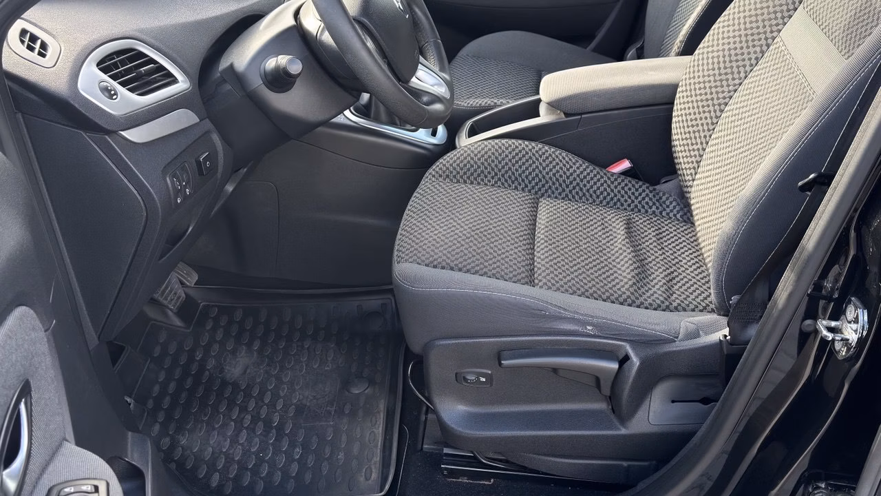 Renault Scenic фото 19