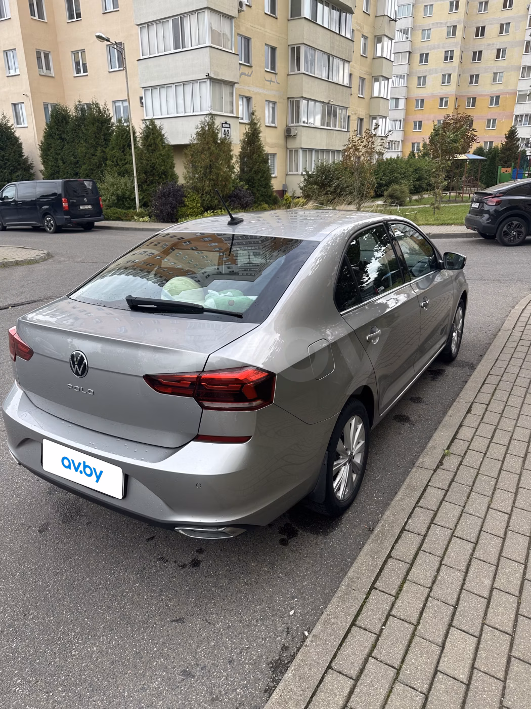 Volkswagen Polo Sedan фото 4