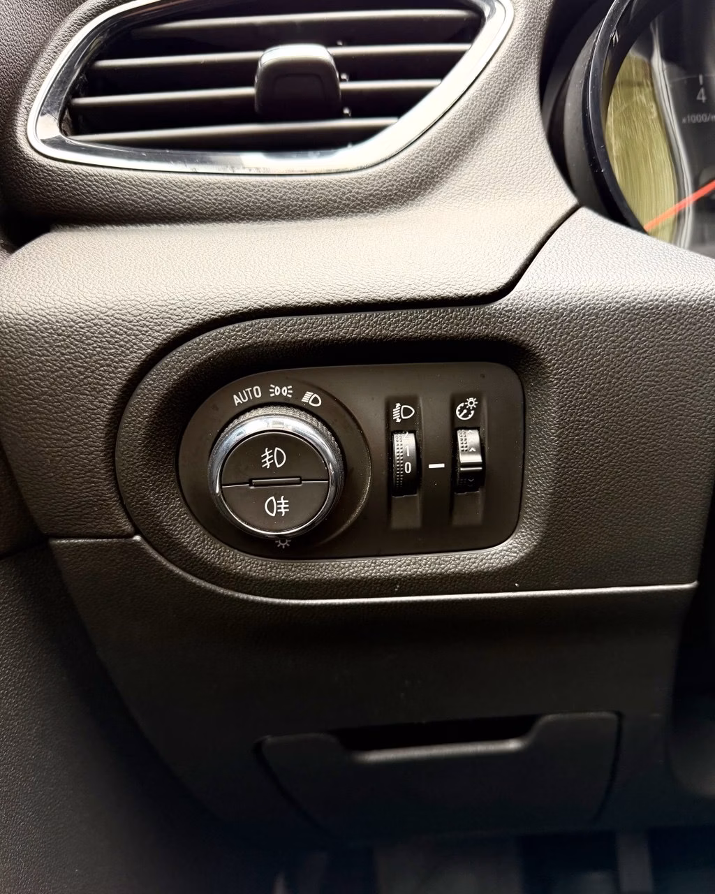Opel Grandland X фото 15