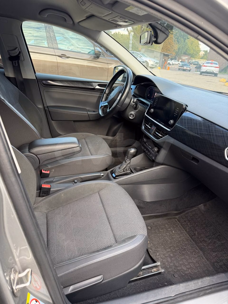 Volkswagen Polo Sedan фото 10