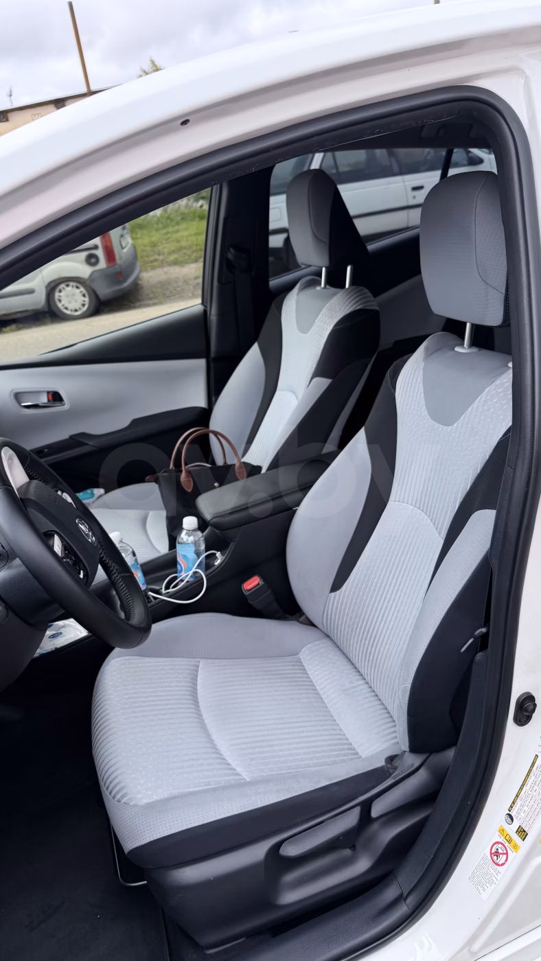 Toyota Prius фото 3