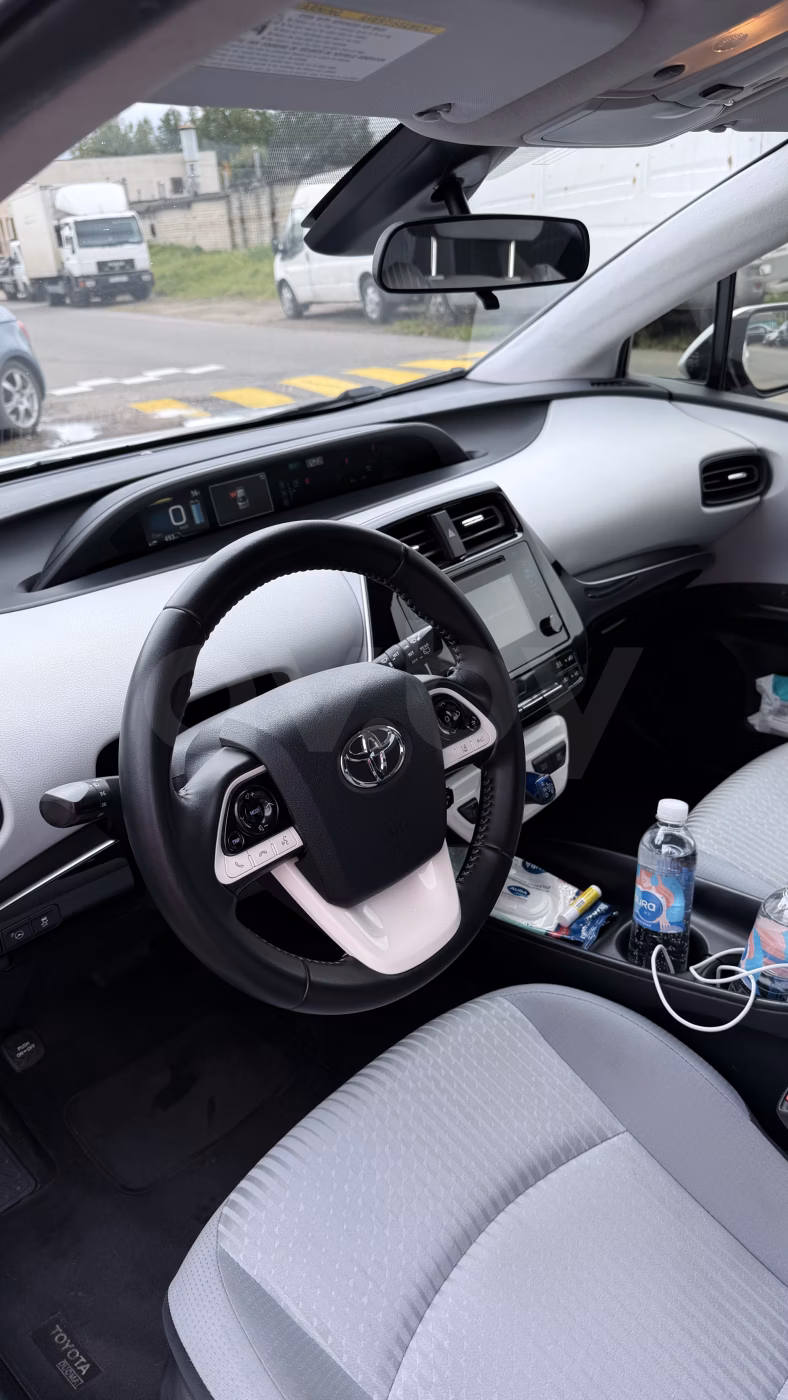 Toyota Prius фото 4