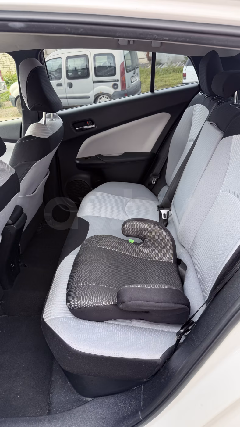 Toyota Prius фото 5