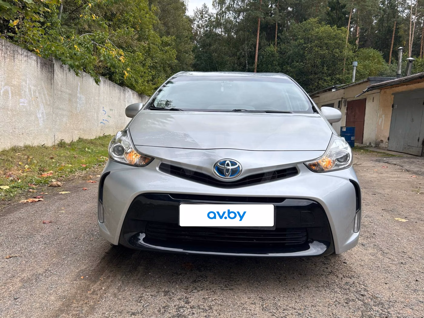 Toyota Prius V(+) фото 3