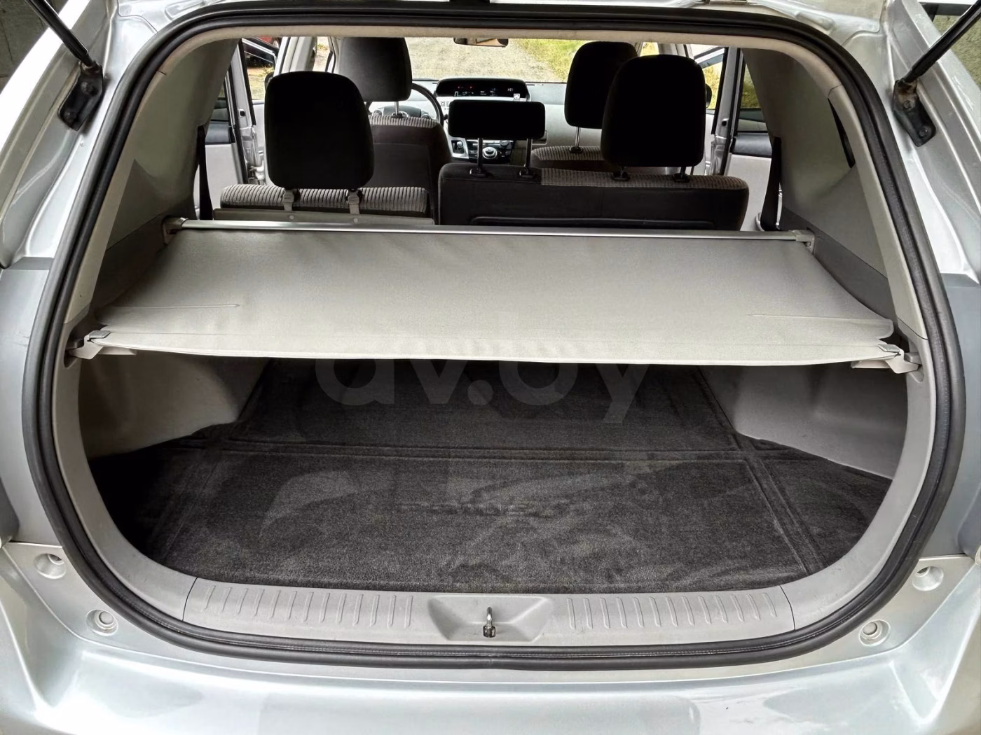 Toyota Prius V(+) фото 16