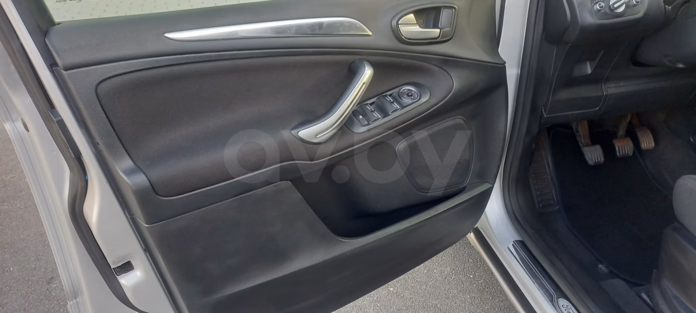 Ford S-MAX фото 13