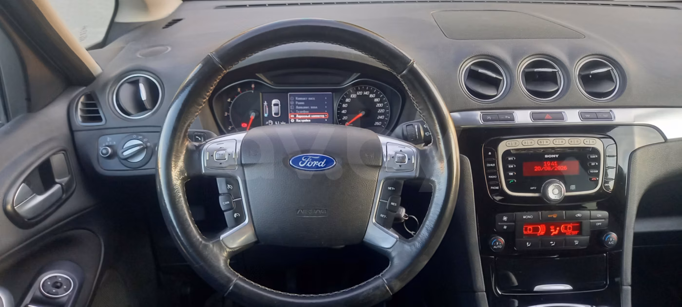 Ford S-MAX фото 16