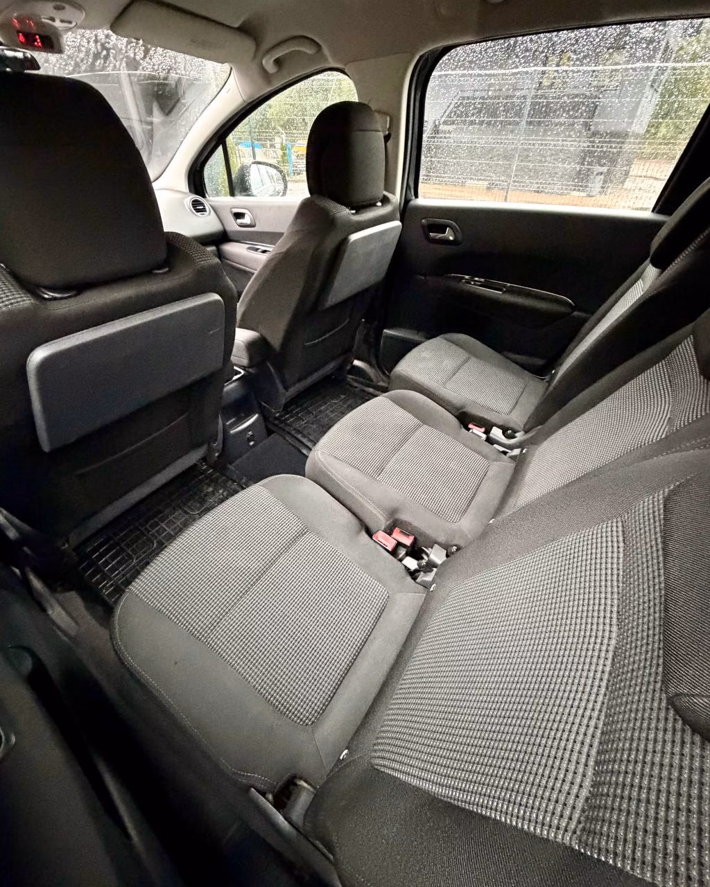 Peugeot 5008 фото 5