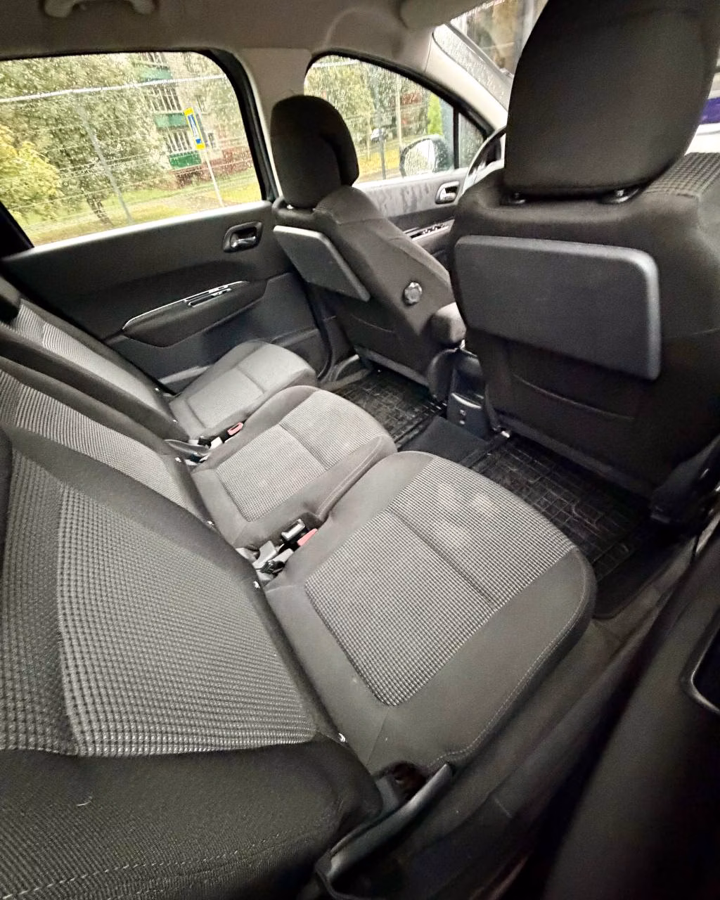 Peugeot 5008 фото 6