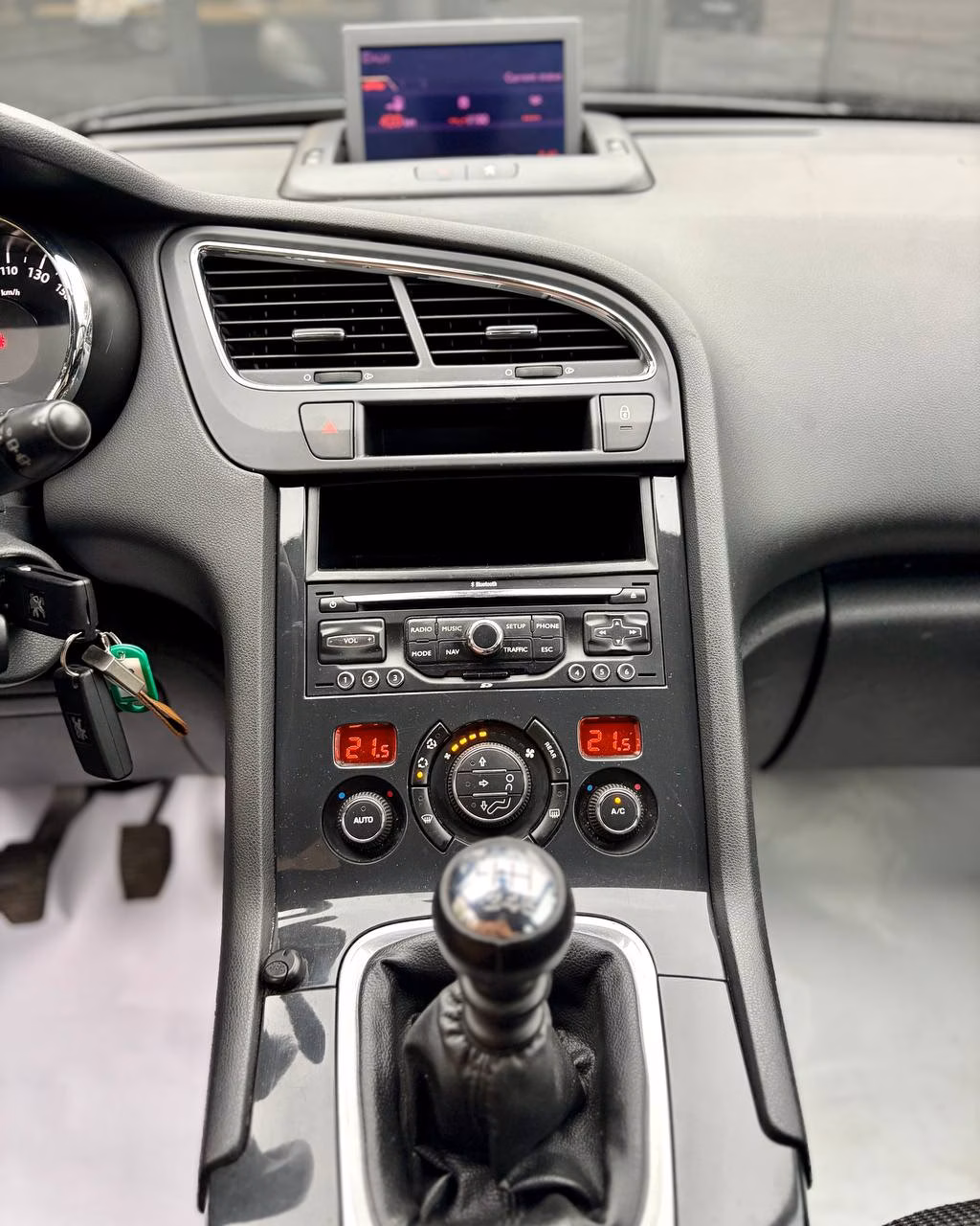 Peugeot 5008 фото 8