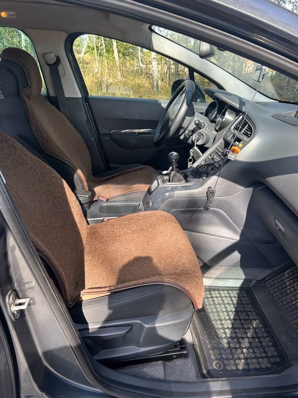 Peugeot 5008 фото 16