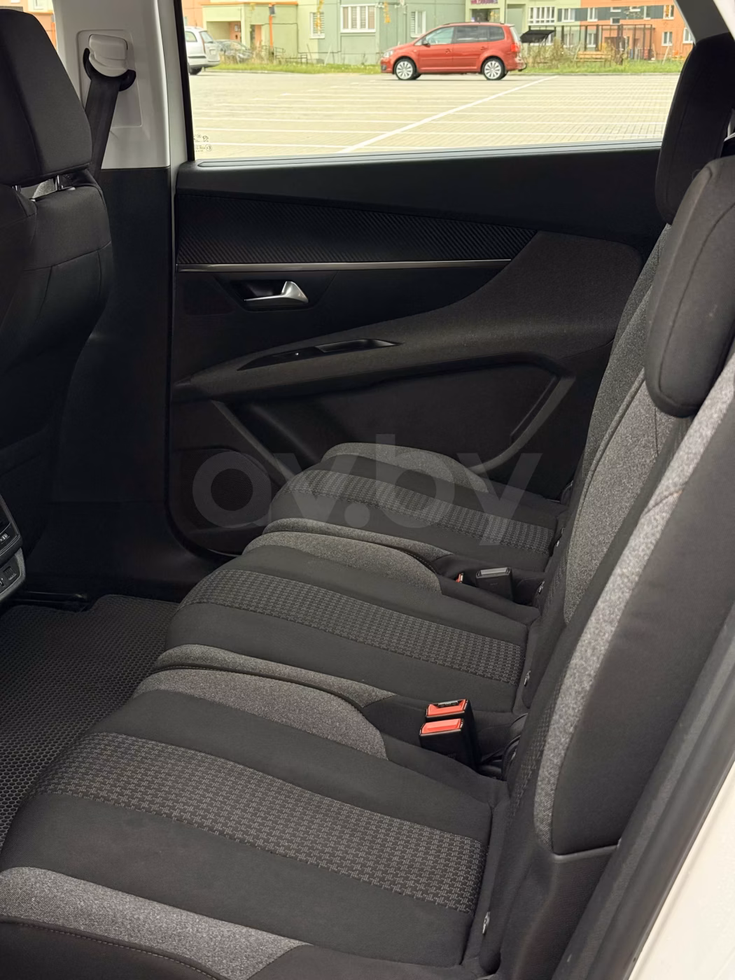 Peugeot 5008 фото 8