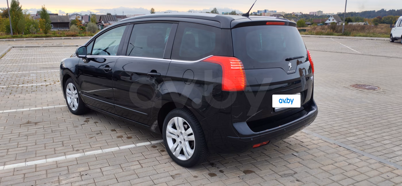 Peugeot 5008 фото 3