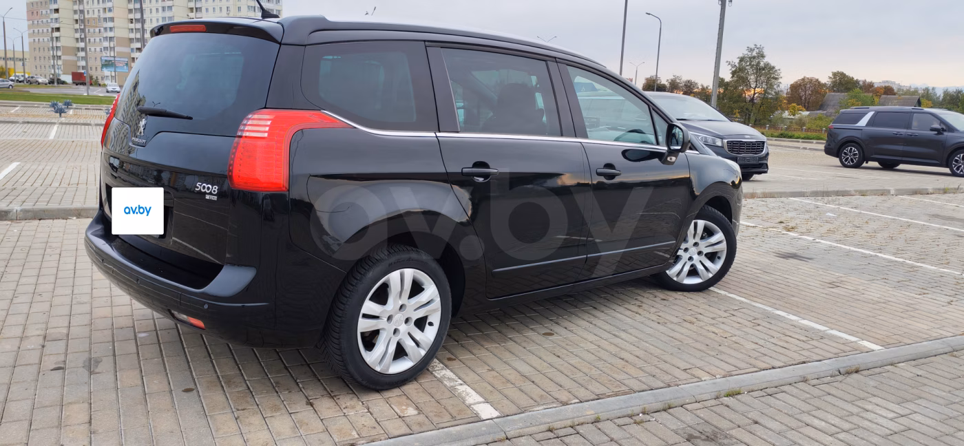 Peugeot 5008 фото 8