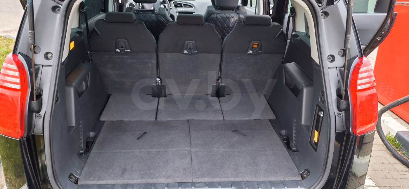 Peugeot 5008 фото 13