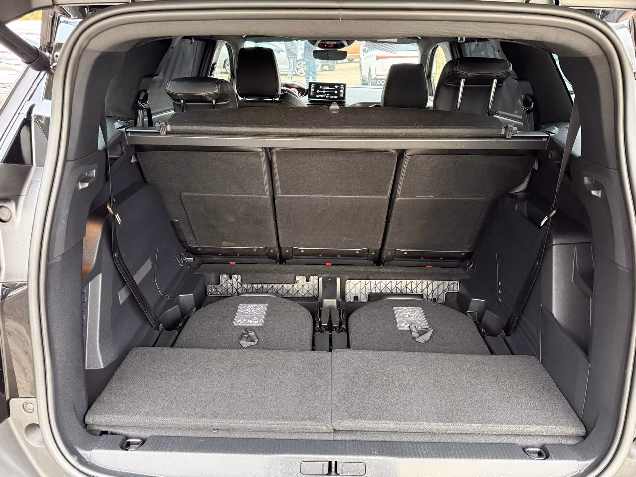 Peugeot 5008 фото 8