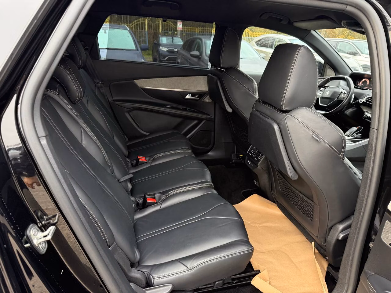 Peugeot 5008 фото 11