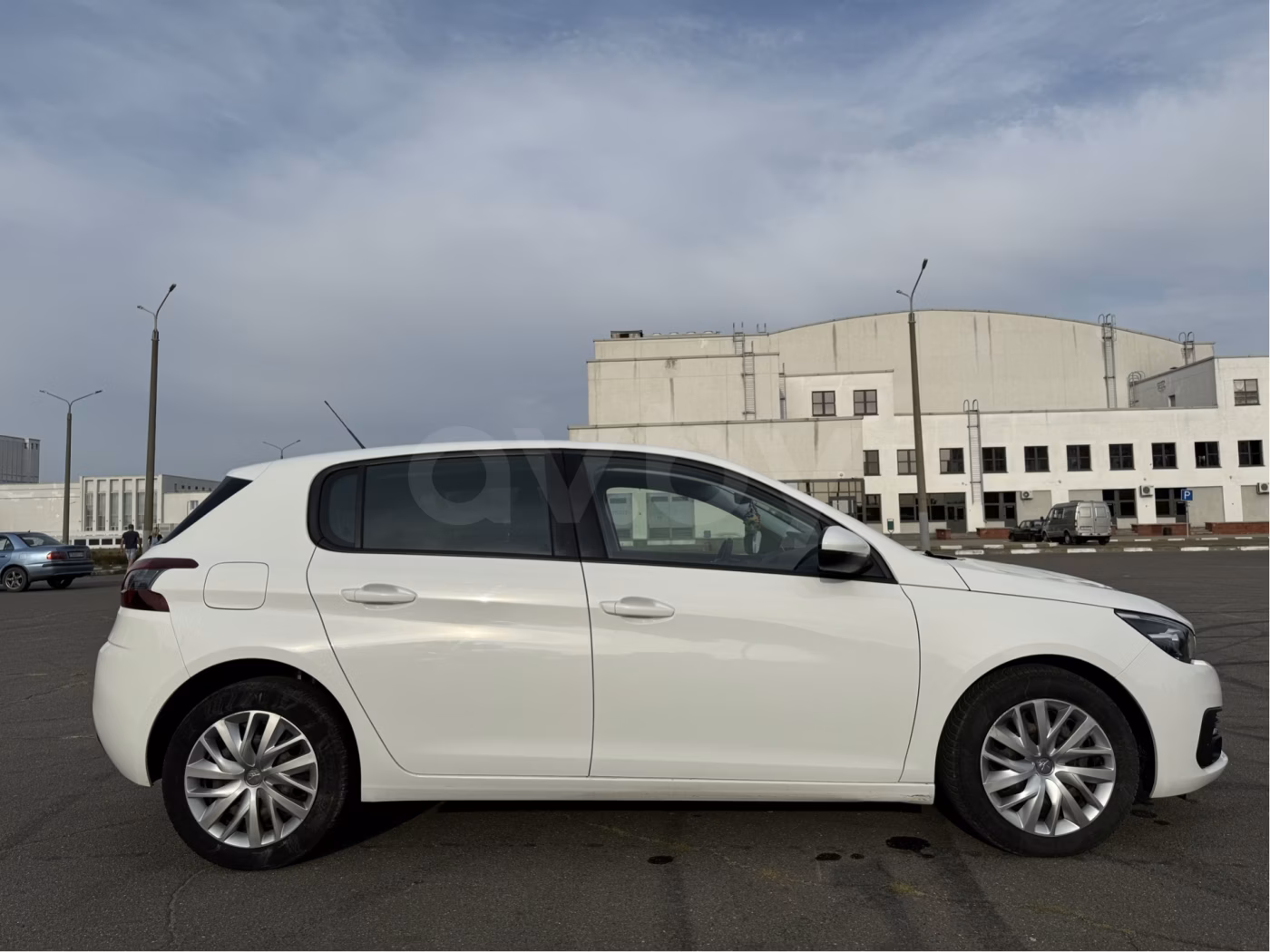 Peugeot 308 фото 2