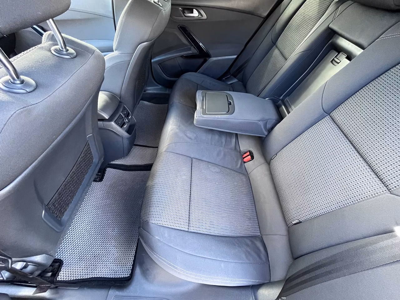 Peugeot 508 фото 8