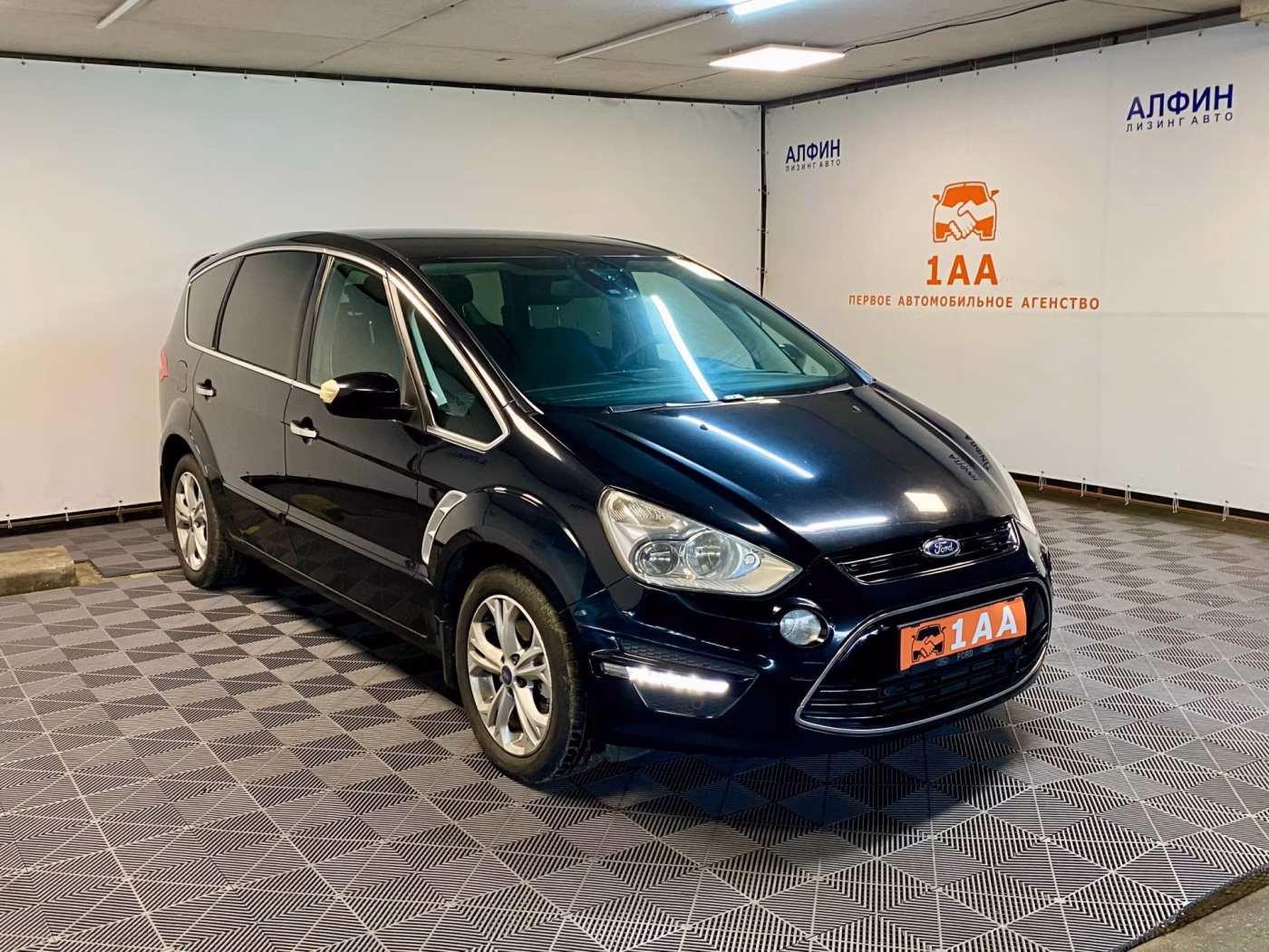 Ford S-MAX фото 2