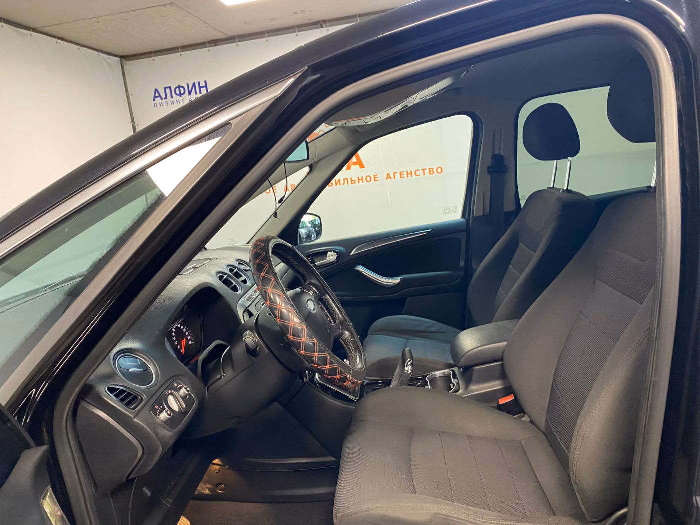 Ford S-MAX фото 5