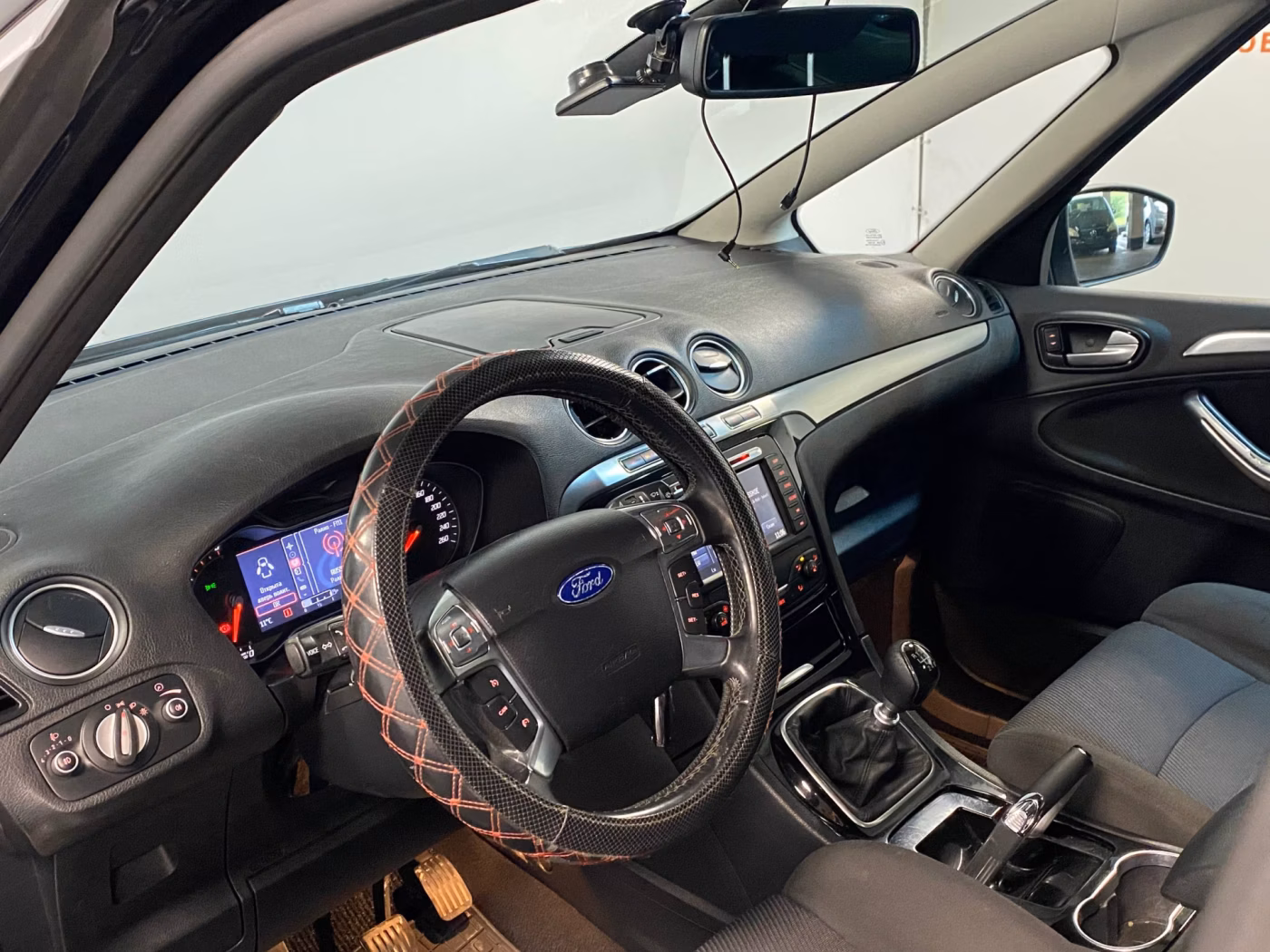 Ford S-MAX фото 7