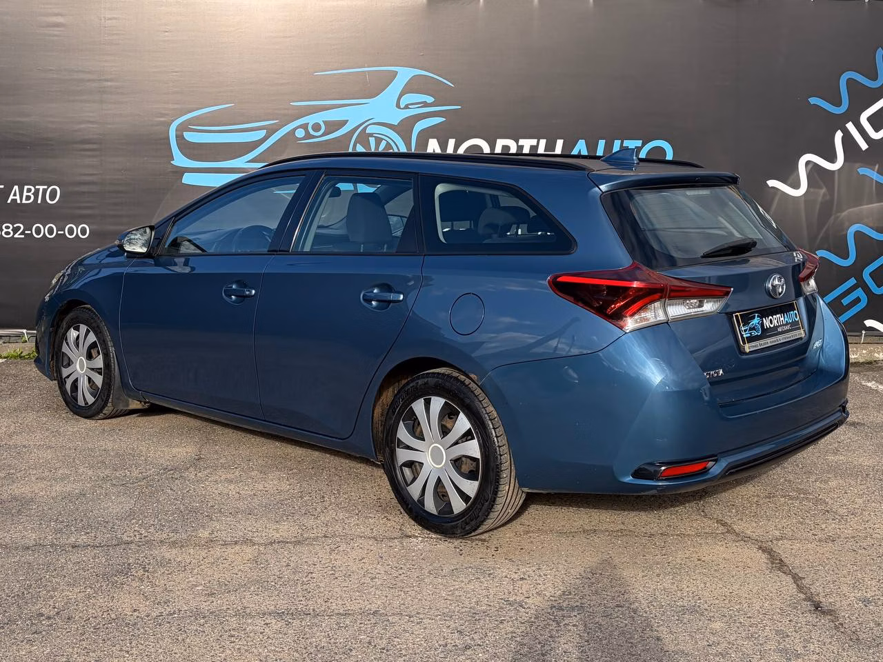 Toyota Auris фото 4