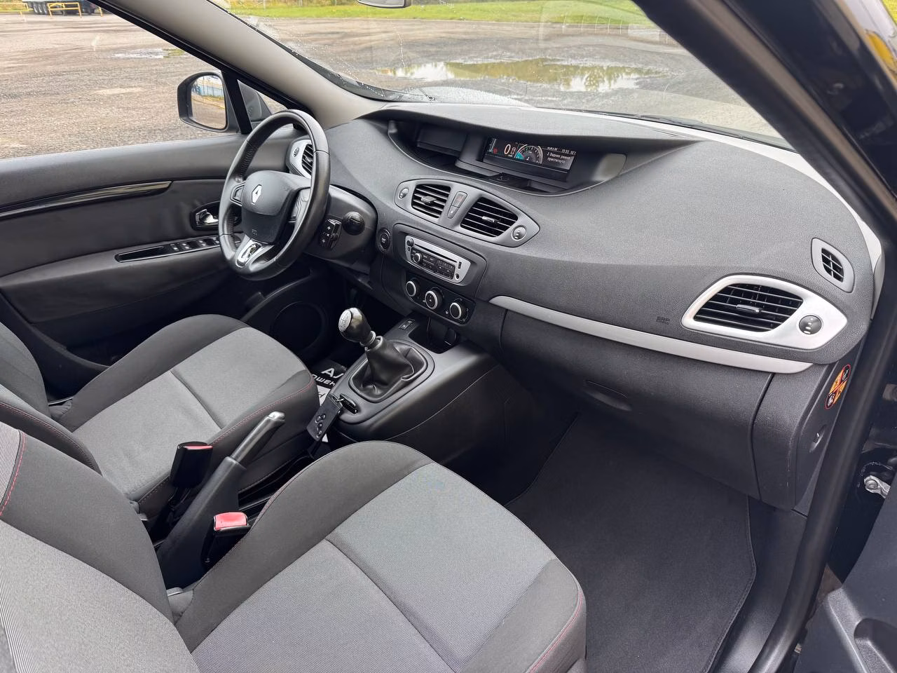 Renault Grand Scenic фото 14