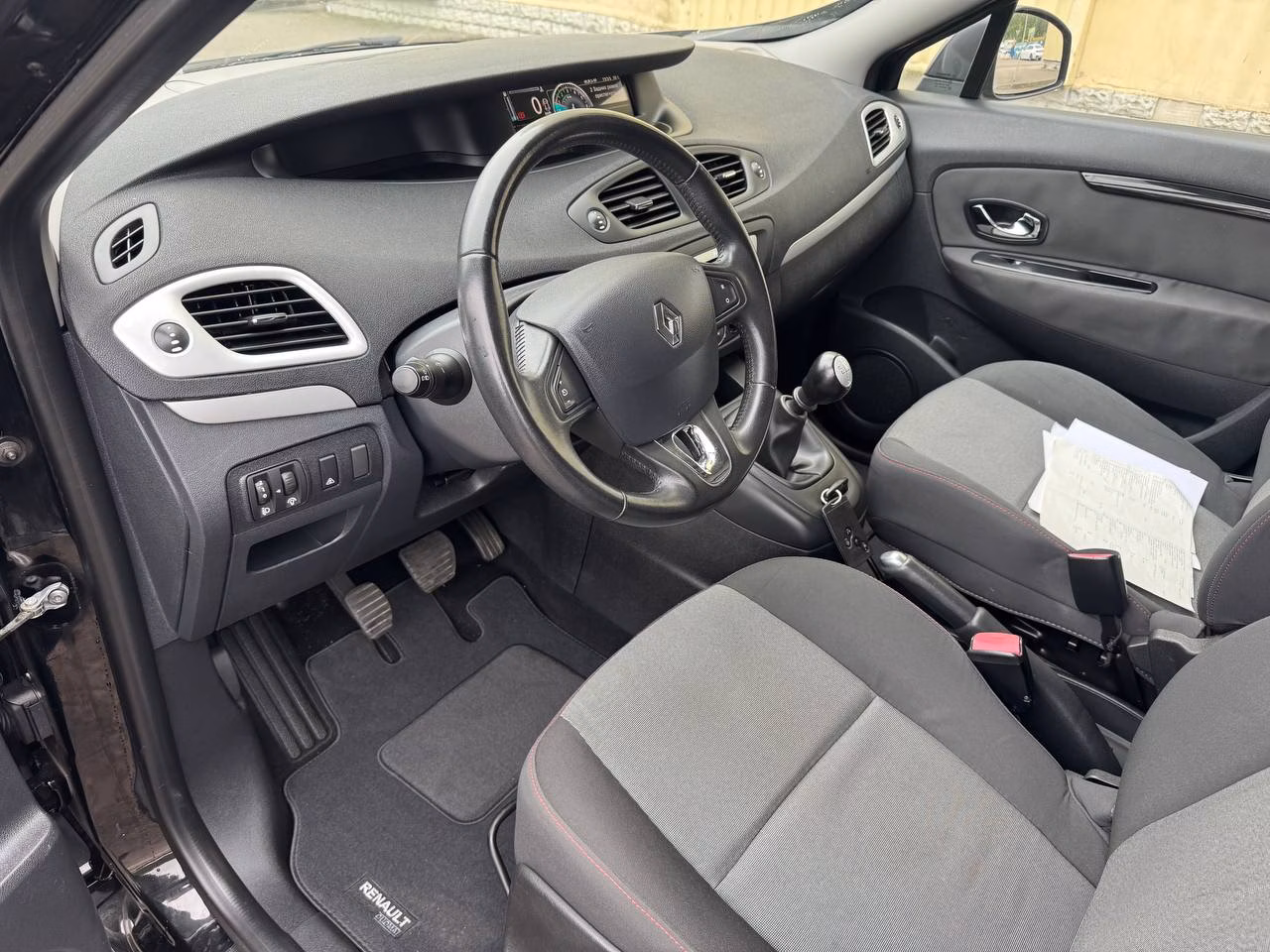 Renault Grand Scenic фото 15