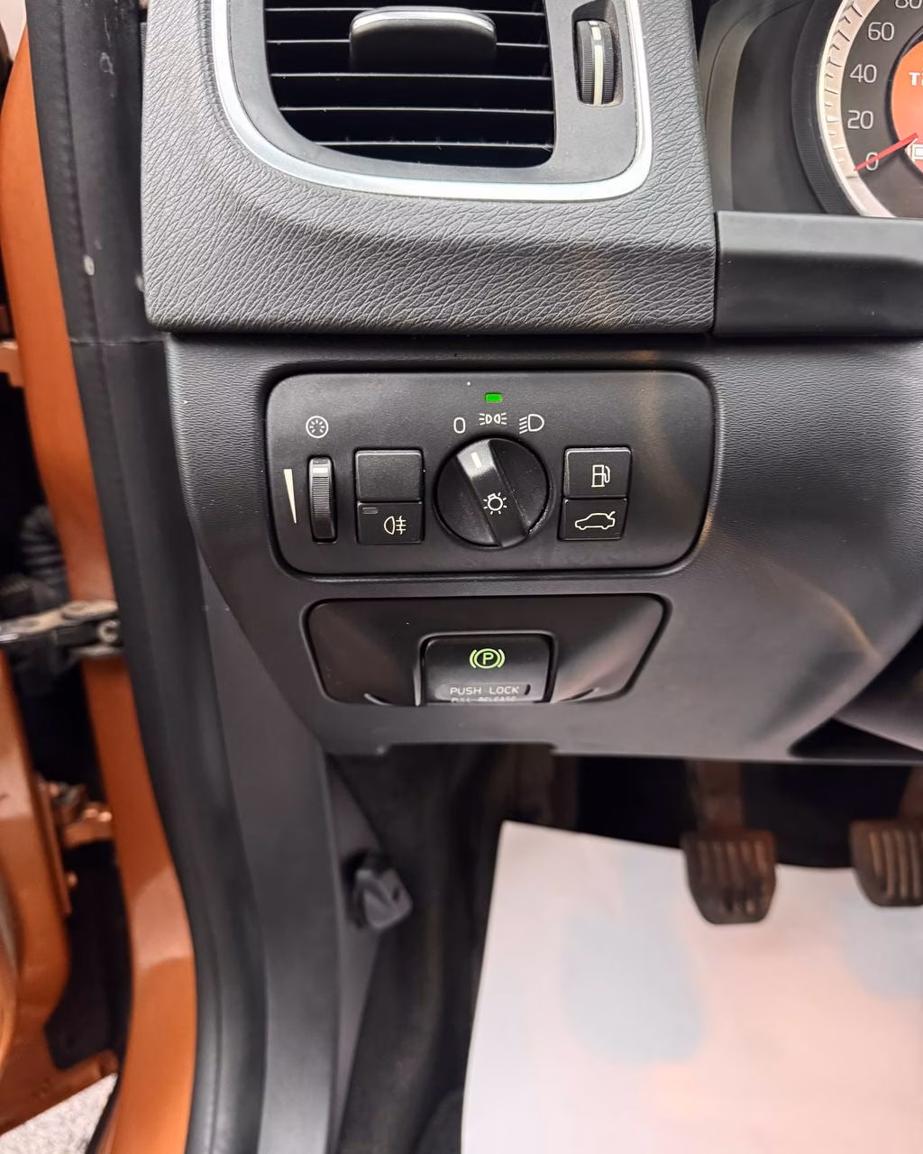 Volvo S60 фото 18