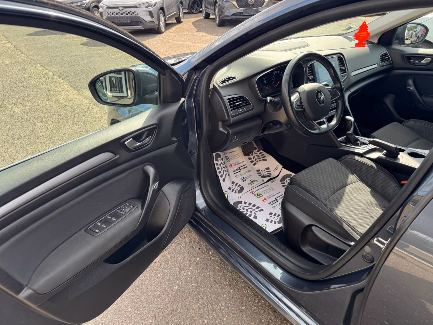 Renault Megane фото 8