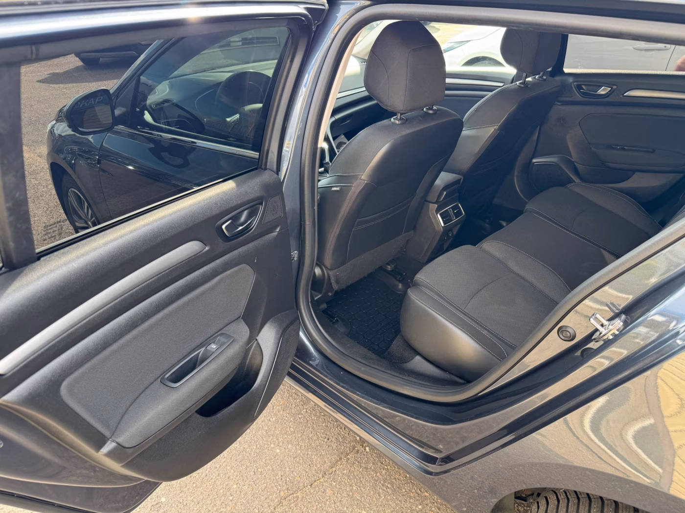 Renault Megane фото 9